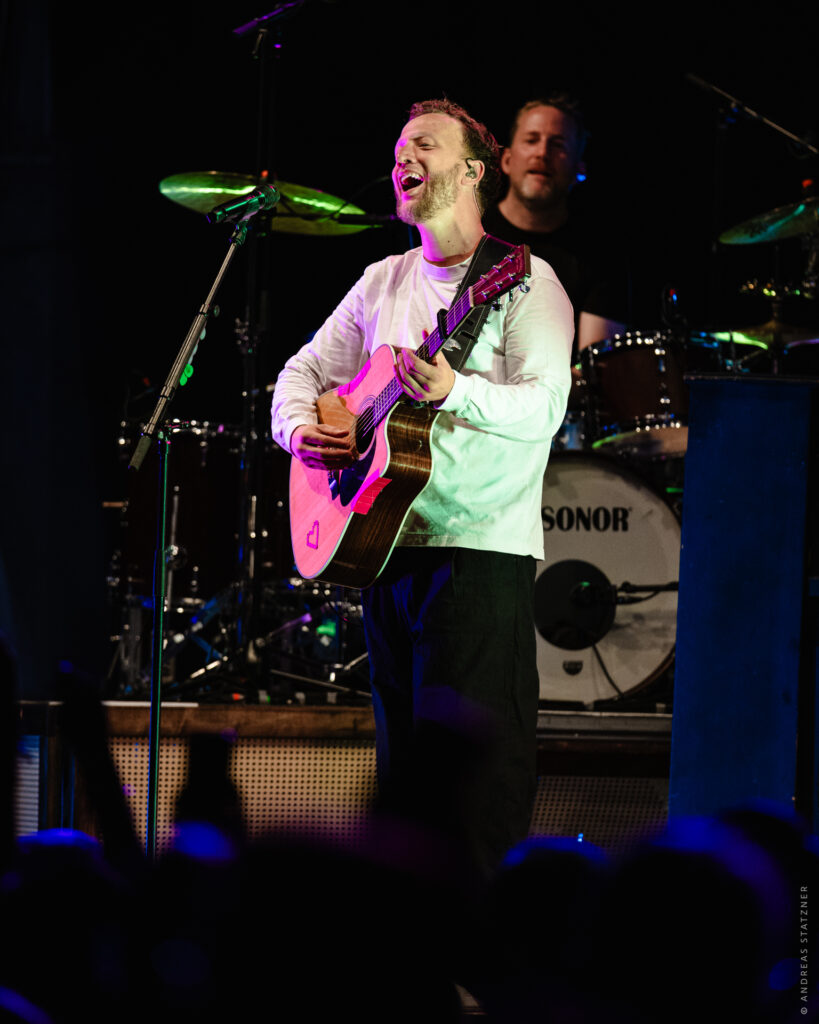 Joris an der Gitarre – Joris live im Schafhof Kronberg, Rheingau Musik Festival 2026